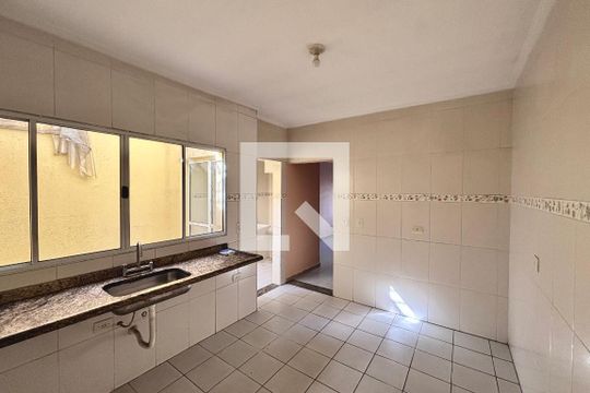 Cozinha de casa para alugar com 2 quartos, 80m² em Chácara Califórnia, São Paulo