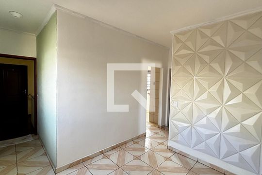 Sala de apartamento para alugar com 1 quarto, 38m² em Cidade São Jorge, Santo André