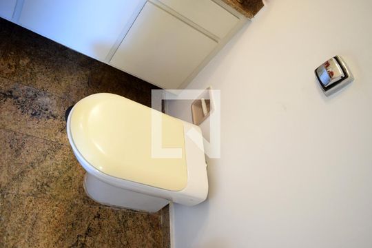Lavabo de apartamento à venda com 3 quartos, 165m² em Alto de Pinheiros, São Paulo