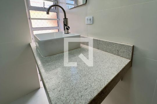 Suite - Detalhe de apartamento para alugar com 3 quartos, 82m² em Juvevê, Curitiba
