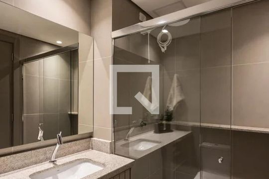 Banheiro suíte de apartamento para alugar com 2 quartos, 54m² em Águas Claras, Brasília