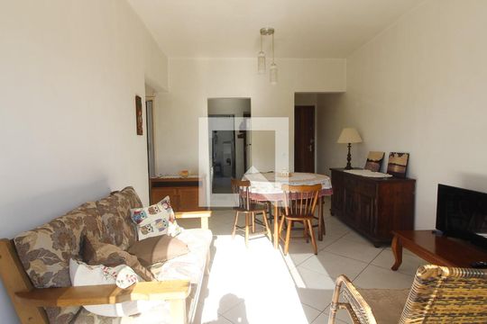 Sala de apartamento para alugar com 2 quartos, 75m² em Vila Nova, Cabo Frio