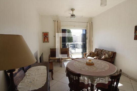Sala de apartamento para alugar com 2 quartos, 75m² em Vila Nova, Cabo Frio