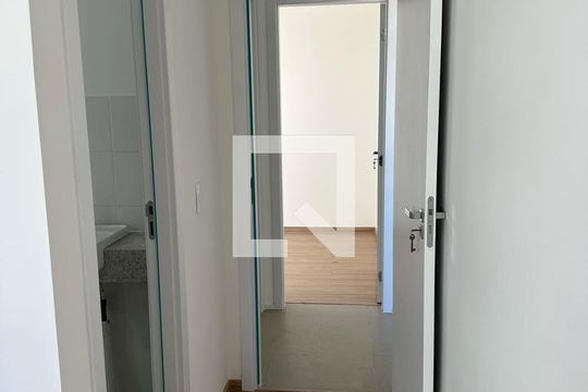 Corredor de apartamento para alugar com 2 quartos, 50m² em Estoril, Belo Horizonte