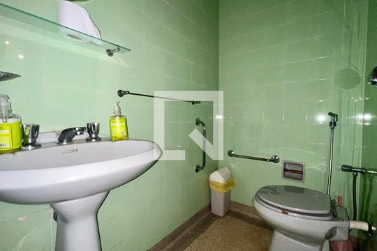 Lavabo de casa à venda com 3 quartos, 211m² em Sumaré, São Paulo