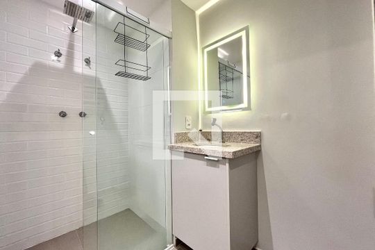 Banheiro de kitnet/studio à venda com 1 quarto, 25m² em Vila da Saúde, São Paulo