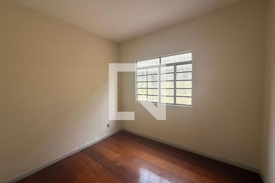 Quarto de apartamento para alugar com 2 quartos, 55m² em Itapoã, Belo Horizonte