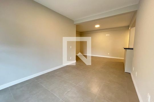 Sala de apartamento para alugar com 3 quartos, 99m² em Saco Grande, Florianópolis