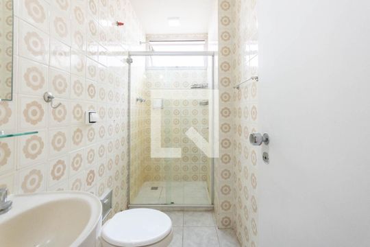 Banheiro de apartamento à venda com 1 quarto, 56m² em Tijuca, Rio de Janeiro