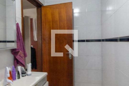 BAnheiro da Suite de casa à venda com 3 quartos, 720m² em Sítio Cercado, Curitiba