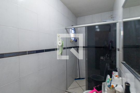 BAnheiro da Suite de casa à venda com 3 quartos, 720m² em Sítio Cercado, Curitiba