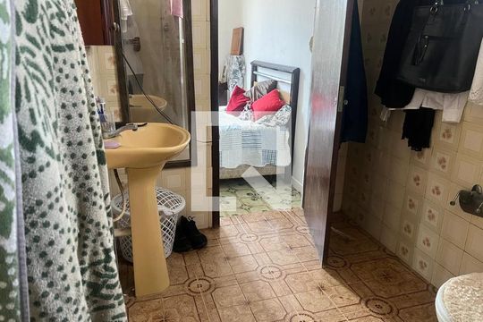 Banheiro da Suíte de casa para alugar com 2 quartos, 90m² em Piedade, Rio de Janeiro