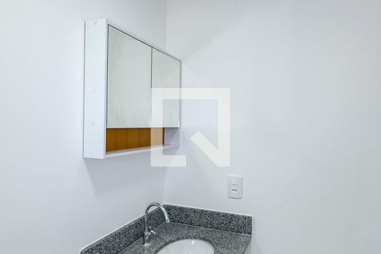 Banheiro de apartamento para alugar com 1 quarto, 35m² em Santo Amaro, São Paulo