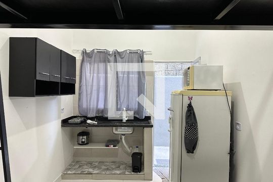 Kitnet de kitnet/studio para alugar com 1 quarto, 20m² em Jardim Pitoresco, Jacareí