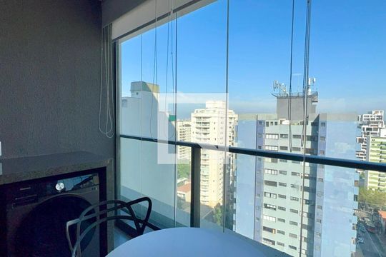 Varanda de kitnet/studio para alugar com 1 quarto, 26m² em Pinheiros, São Paulo