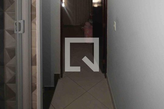 Corredor de casa à venda com 2 quartos, 130m² em Jardim Sapopemba, São Paulo