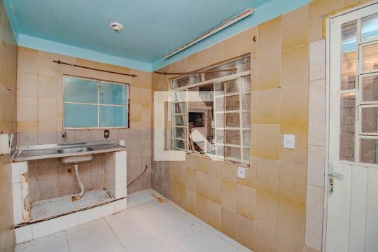 Cozinha de casa para alugar com 3 quartos, 80m² em Farrapos, Porto Alegre