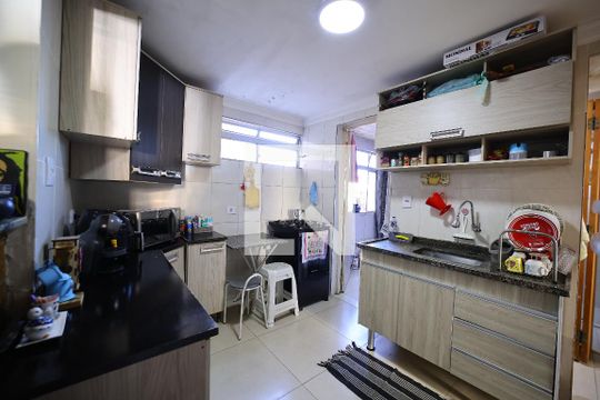 Cozinha de apartamento para alugar com 2 quartos, 57m² em Conjunto Habitacional Padre Jose de Anchieta, São Paulo