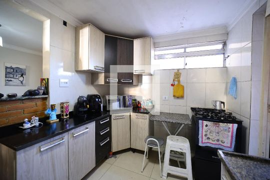 Cozinha de apartamento para alugar com 2 quartos, 57m² em Conjunto Habitacional Padre Jose de Anchieta, São Paulo