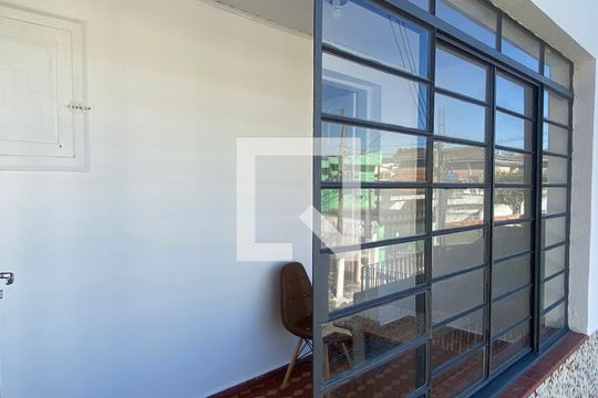 Hall de entrada de casa à venda com 3 quartos, 175m² em Jardim D’abril, Osasco