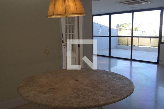 Sala de jantar de apartamento para alugar com 3 quartos, 185m² em Barra da Tijuca, Rio de Janeiro