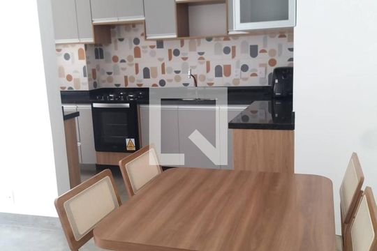 Sala/cozinha de apartamento para alugar com 2 quartos, 60m² em Jardim Barro Branco, Cotia