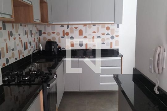 Sala/cozinha de apartamento para alugar com 2 quartos, 60m² em Jardim Barro Branco, Cotia