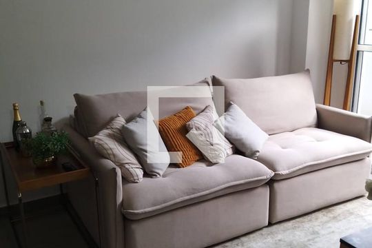 Sala/cozinha de apartamento para alugar com 2 quartos, 60m² em Jardim Barro Branco, Cotia