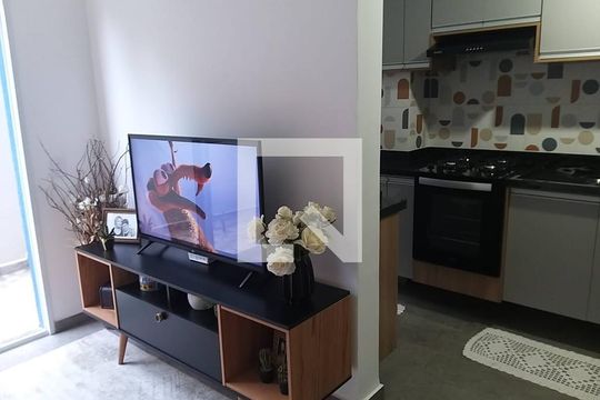 Sala/cozinha de apartamento para alugar com 2 quartos, 60m² em Jardim Barro Branco, Cotia