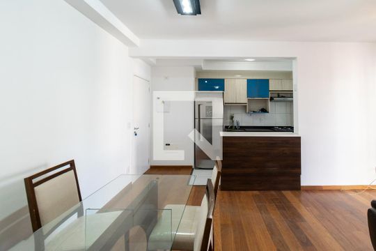 Sala de apartamento para alugar com 2 quartos, 64m² em Vila Alexandria, São Paulo