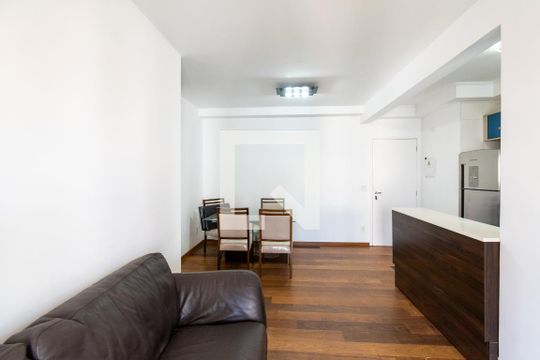 Sala de apartamento para alugar com 2 quartos, 64m² em Vila Alexandria, São Paulo