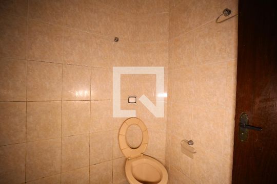 Banheiro do Quarto 1 de casa para alugar com 3 quartos, 100m² em Vila Nhocuné, São Paulo