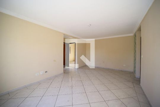 Sala de casa para alugar com 3 quartos, 100m² em Vila Nhocuné, São Paulo