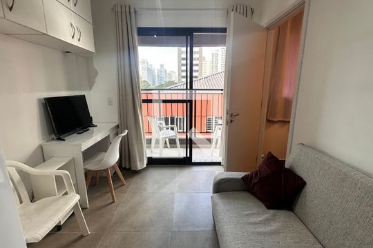 Sala/cozinha de kitnet/studio para alugar com 1 quarto, 30m² em Campo Belo, São Paulo