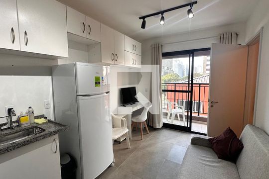 Sala/cozinha de kitnet/studio para alugar com 1 quarto, 30m² em Campo Belo, São Paulo