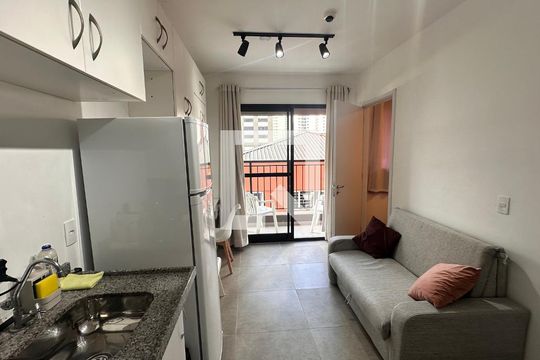 Sala/cozinha de kitnet/studio para alugar com 1 quarto, 30m² em Campo Belo, São Paulo
