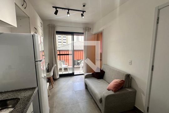 Sala/cozinha de kitnet/studio para alugar com 1 quarto, 30m² em Campo Belo, São Paulo