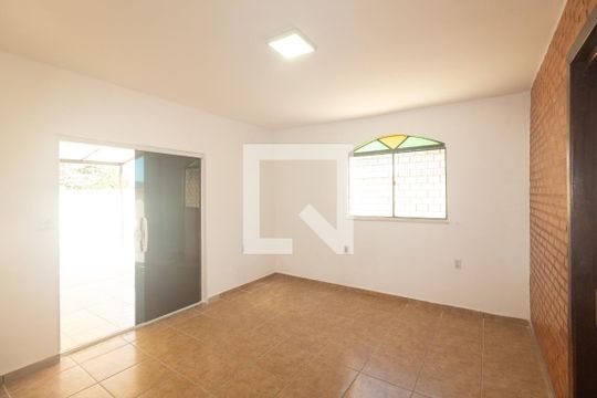 Sala de casa à venda com 3 quartos, 310m² em Campo Grande, Rio de Janeiro