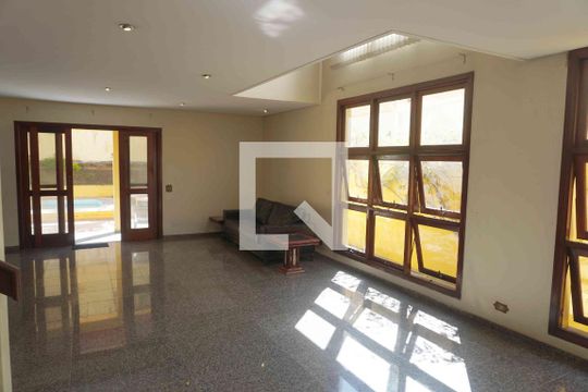Sala de casa de condomínio à venda com 4 quartos, 390m² em Alphaville, Santana de Parnaíba