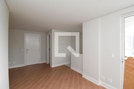 Sala de apartamento à venda com 2 quartos, 67m² em Centro, Curitiba