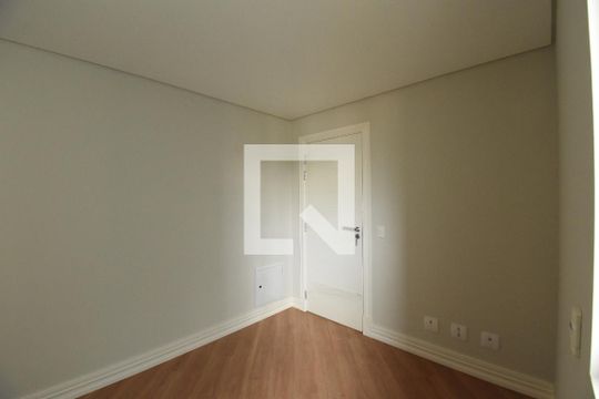 Suíte 1 de apartamento à venda com 2 quartos, 67m² em Centro, Curitiba