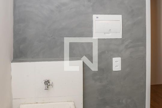 Sala e Cozinha de apartamento para alugar com 1 quarto, 30m² em Parque Industrial Tomas Edson, São Paulo