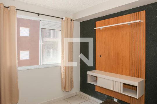 Sala e Cozinha de apartamento para alugar com 1 quarto, 30m² em Parque Industrial Tomas Edson, São Paulo