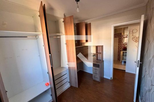 Quarto 1 de apartamento para alugar com 2 quartos, 46m² em Vila Santo Antonio do Portao, Cotia