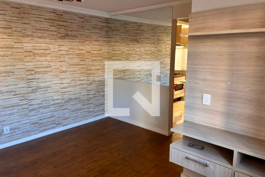 Sala de apartamento para alugar com 2 quartos, 46m² em Vila Santo Antonio do Portao, Cotia