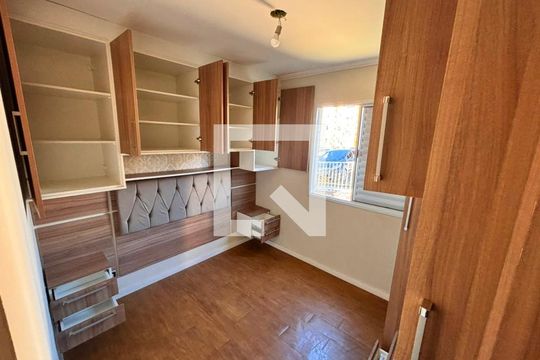 Quarto 1 de apartamento para alugar com 2 quartos, 46m² em Vila Santo Antonio do Portao, Cotia