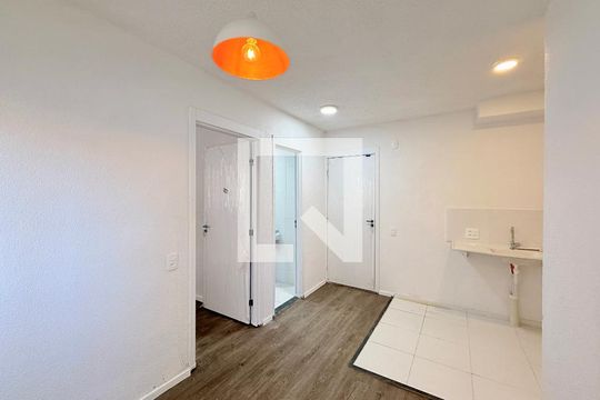 Sala de apartamento para alugar com 2 quartos, 32m² em Jardim Caravelas, São Paulo