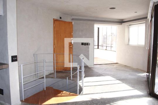 Apartamento para alugar com 3 quartos, 196m² em Santa Cecilia, São Paulo