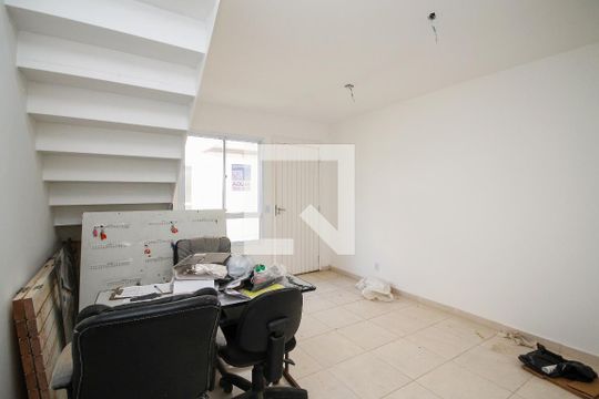Sala de casa de condomínio para alugar com 2 quartos, 75m² em Bairro Jardim Nossa Senhora das Graças, Cotia