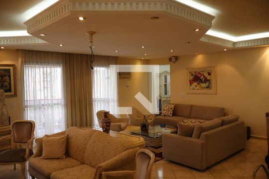 Apartamento para alugar com 4 quartos, 250m² em Camargos, Guarulhos